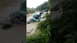 Alat Berat Tenggelam, Berjuang Naik ke Daratan