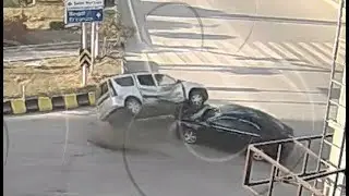 Car Crashes Compilation & Driving Failures - 2021 February