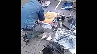 весь мир потрясен как он рисует !!!