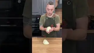 Домашняя пицца с хрустящей корочкой.
