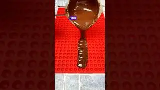 J’ai testé le moule à pépites de chocolat ! Lien sur ma bio YouTube #chocolat #recette #amazonfinds