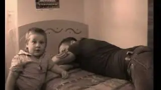 Daniele CANTANTE NAPOLETANOVIDEO E FIGLIE DE MAMME .wmv