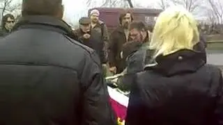 Фрагмент с похорон Вадима Глухова (16.04.2011)