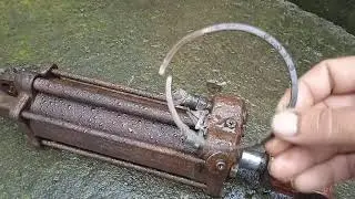 Про гідроциліндр.