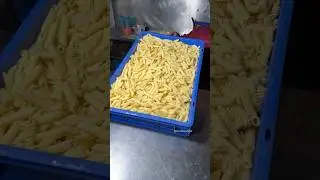 Pasta खाना है तो पंखा (Fan) होना ज़रूरी है😱😍 #shorts #streetfood #pasta