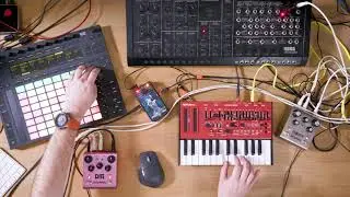 Korg Miku Stomp // Strymon Dig // Deco // Korg Ms20m // Sh-01A // Omnisphere :: [synth recipe #84]