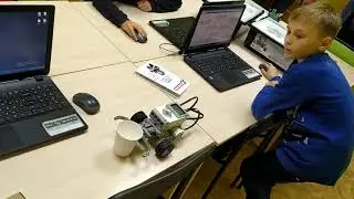 Оскар, робототехника, девайс берёт стаканчик, сентябрь 2021