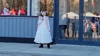 Песенки для детей. Песенка - чудесенка. Девочка красиво поет