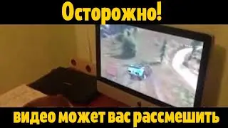 мама *просит посидеть с братом* я: