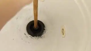 the one trick every plumber hates for getting your bathtub to drain.