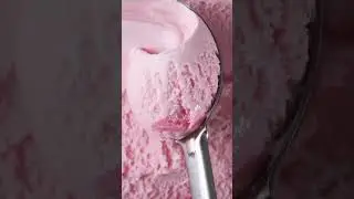 Quem aí gosta de Sorvete de Morango? ❤️🍨🍓🧑🏽‍🍳😋 #strawberry #icecream #delicious #rurallife