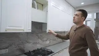 Кухня в современном стиле неоклассика