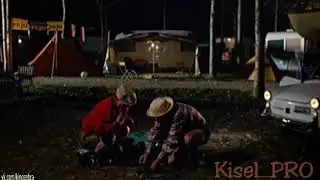 Вы будите колышек держать а я вбивать...  