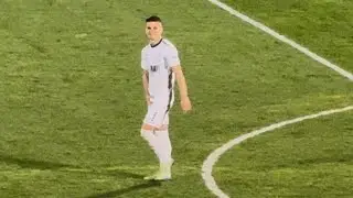 Viktor Radojević se hvata za međunožje prema Grobarima nakon gola u penal seriji (Partizan - TSC)