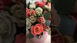 Яркая цветочная композиция в шляпной коробке #shorts #шляпная коробка