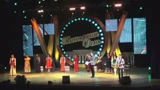 Дефиле в национальных костюмах