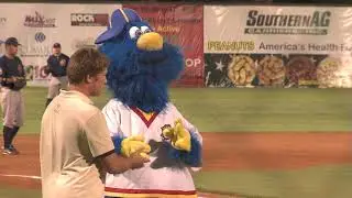 Kids Run the Bases with Goober, the Peanuts mascot (No Audio) | Playing for Peanuts