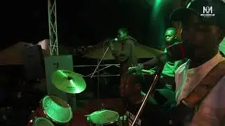 festus kituu playing asante Peter muambi...@imperial lounge🎸🎸🎸