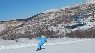 Март...