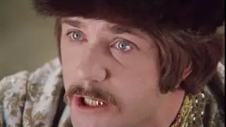 Да ты что, сукин сын, самозванец, казённые земли разбазариваешь! Так никаких волостей не напасёшься!