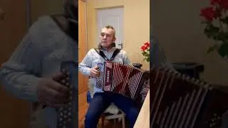 Волны  охотского моря  шумят.