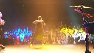 Naoma - Perra (en vivo)