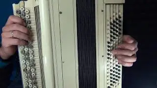 Я спросил у ясеня. (баян крупным планом)