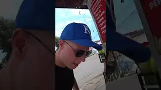 Buying lunch for Kelen 🇻🇪