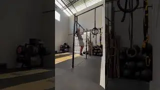 Bar muscle up quase strict