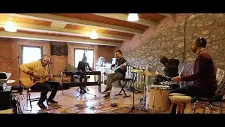 Una espelma a taula  - Anna d'Ivori (2022)