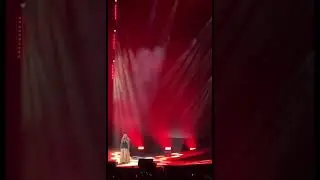 Maria Betânia reclama de sonorização durante show