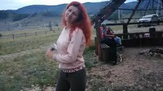Юлька поёт Луна-луна на Байкале