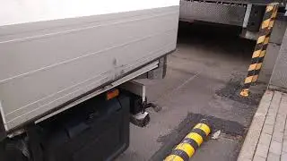 Покоцал дверь прицепа