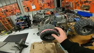 I glued my RC Tires on my Traxxas E Revo for the first time!
