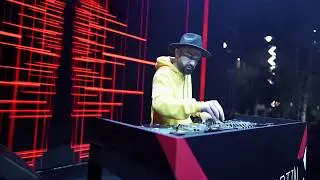 MARTIN AVAR NYE AT LA MER DUBAI