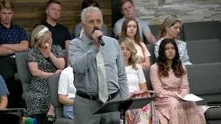 Пение: "О, кто я есть? Я немощен и грешен..."