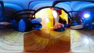 VR Macro 360 Under the Bed 2