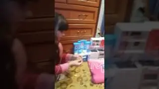 играем в домик барби готовим еду для Анны и Эльзы