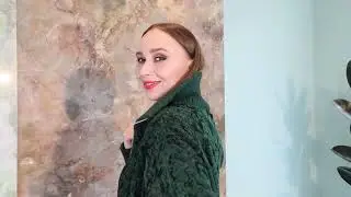 5. Пальто на молнии из изумрудной каракульчи.