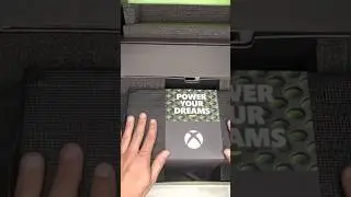 Unboxing the Xbox series x for the first time 