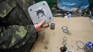Установка лепесткового клапана на поршневую мотоцикла Минск.