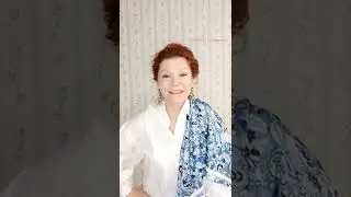 Сбросить несколько лет за 5 минут/черная футболка/белая рубашка/красная помада/