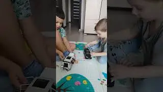 Папа прислал детям подарки🤗