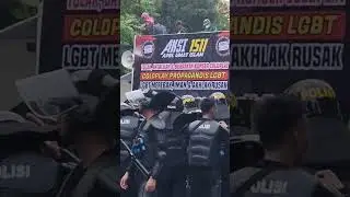 Polisi bersenjata vs pendemo konser Coldplay di Senayan #konsercoldplay #coldplayjakarta #coldplay