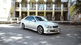 Не турик, но уже на 2JZ. Toyota Altezza в редкой комплектации. Японцы делают вещи.