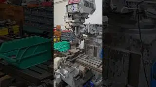 manual vertical milling machine. Lincoln 3VKHD