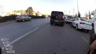 3- Trafik kurallarına bağlı kalarak anayolun en sağ şeridinden bisiklet sürmek.
