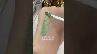 Жидкие тени Relouis оттенок Miracle green✨