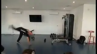 Poids du corps et acrobaties avec Fabien Vegne, pratiquant de la Méthode Lafay