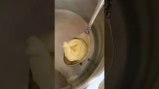 Не спрашивайте, что делает в морозилке один пельмень)) Это уже совсем другая история😂